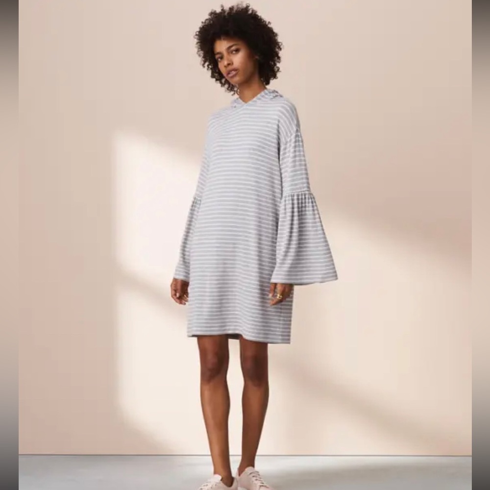 Lou and Grey Signature Soft Gray and White Striped Dress, size Medium